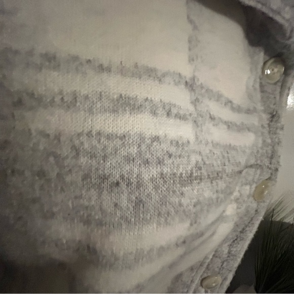 J. Jill Gray and White Plaid Shirt Jacket - Picture 2 of 6